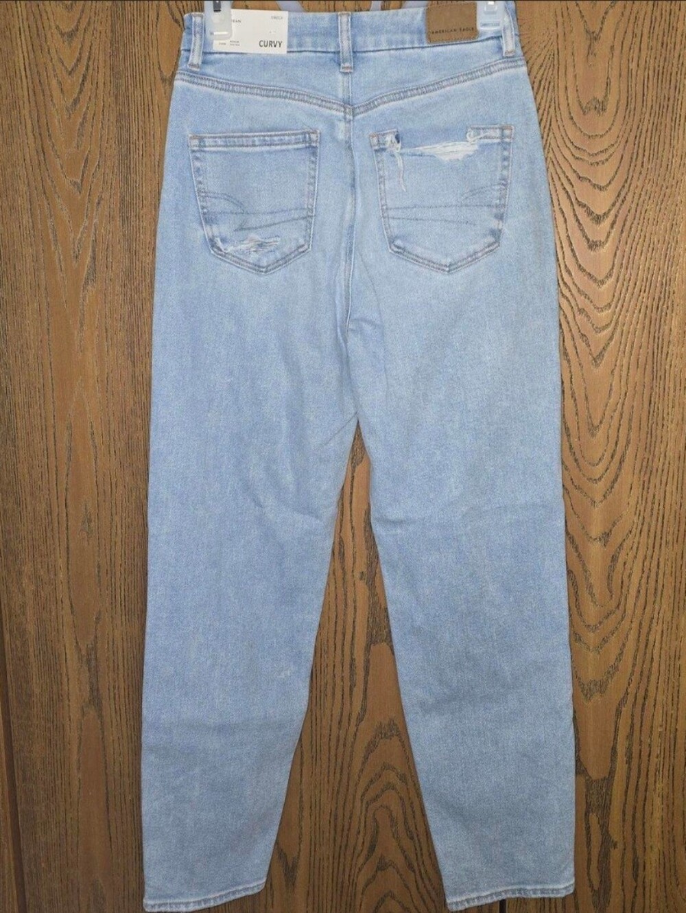 American Eagle Outfitters Light Blue Curvy Mom Jeans - Picture 2 of 4
